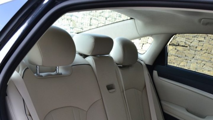 TEST: Hyundai Genesis 3.8 GDI V6 - překvapivý ano, bezchybný nikoliv