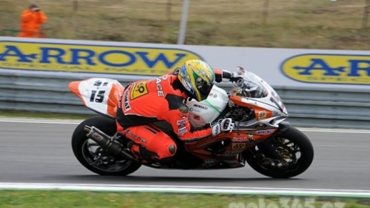 Bayllis ovládl nedělní závod SBK v Brně