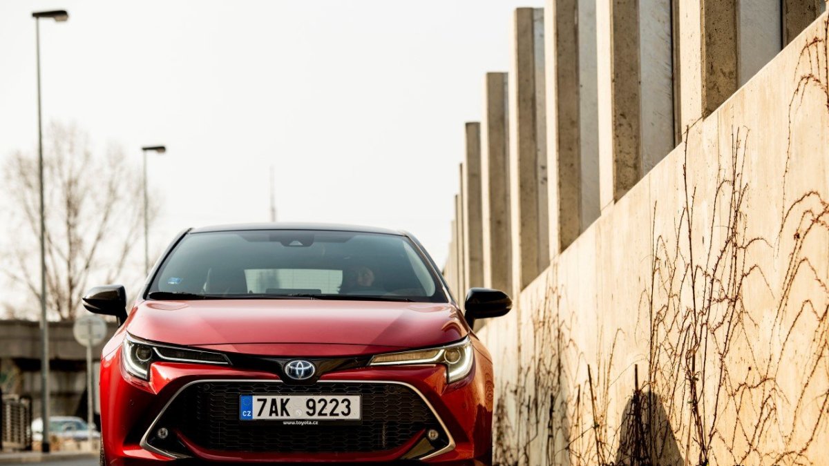 Nová řada Toyoty Corolla si získala přízeň u soukromých osob jako ideální rodinné vozidlo.