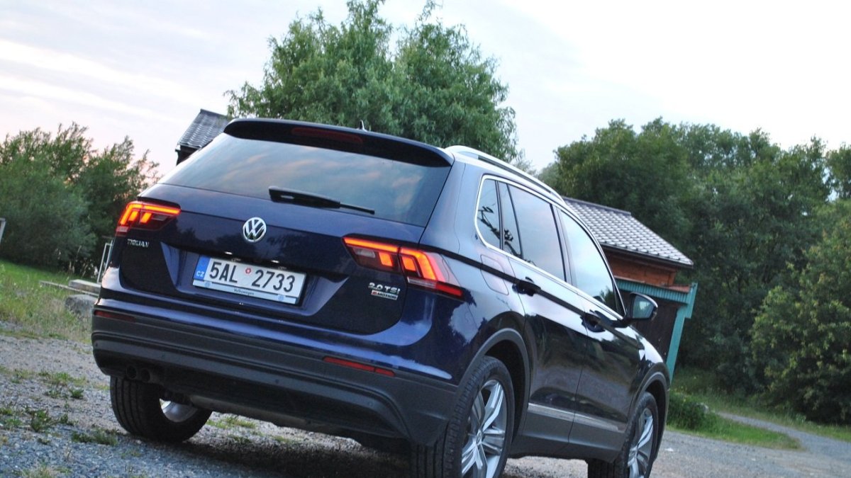 Volkswagen Tiguan 2.0 TSI DSG (2016)