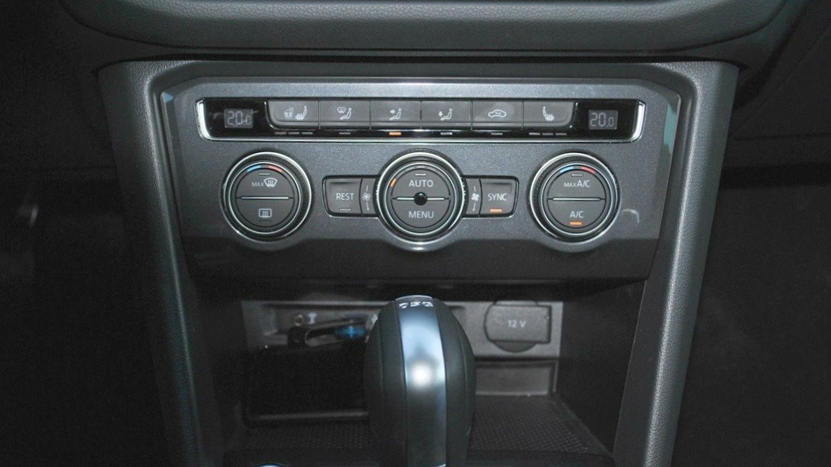 Volkswagen Tiguan 2.0 TSI DSG (2016)