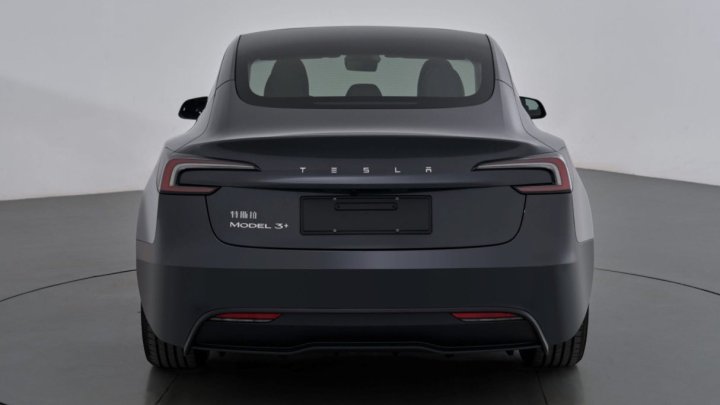 Koncept vozu Tesla Model 3+