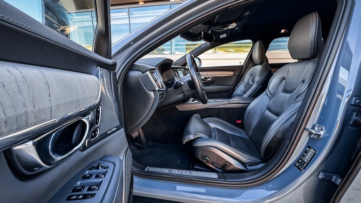 Volvo V90 Cross Country