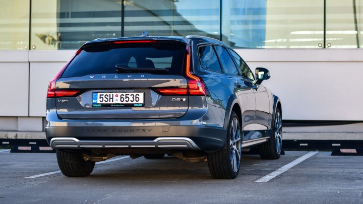 Volvo V90 Cross Country
