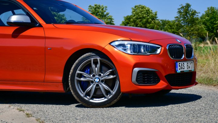 BMW M140i