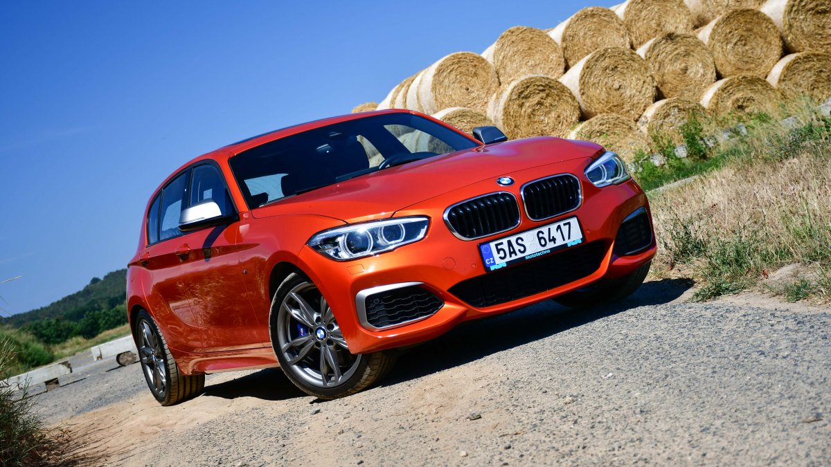 BMW M140i