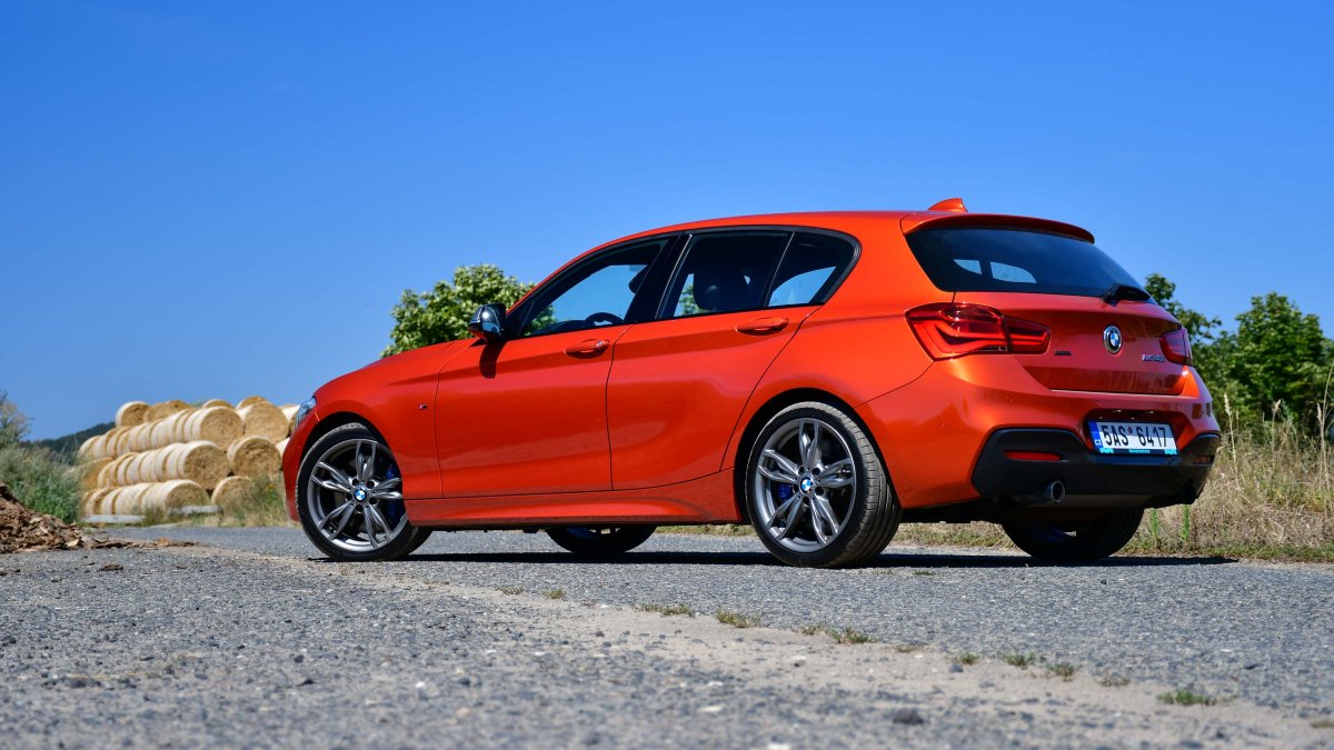 BMW M140i