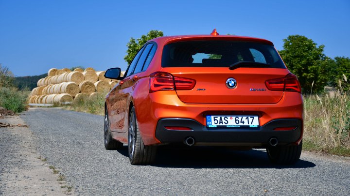 BMW M140i