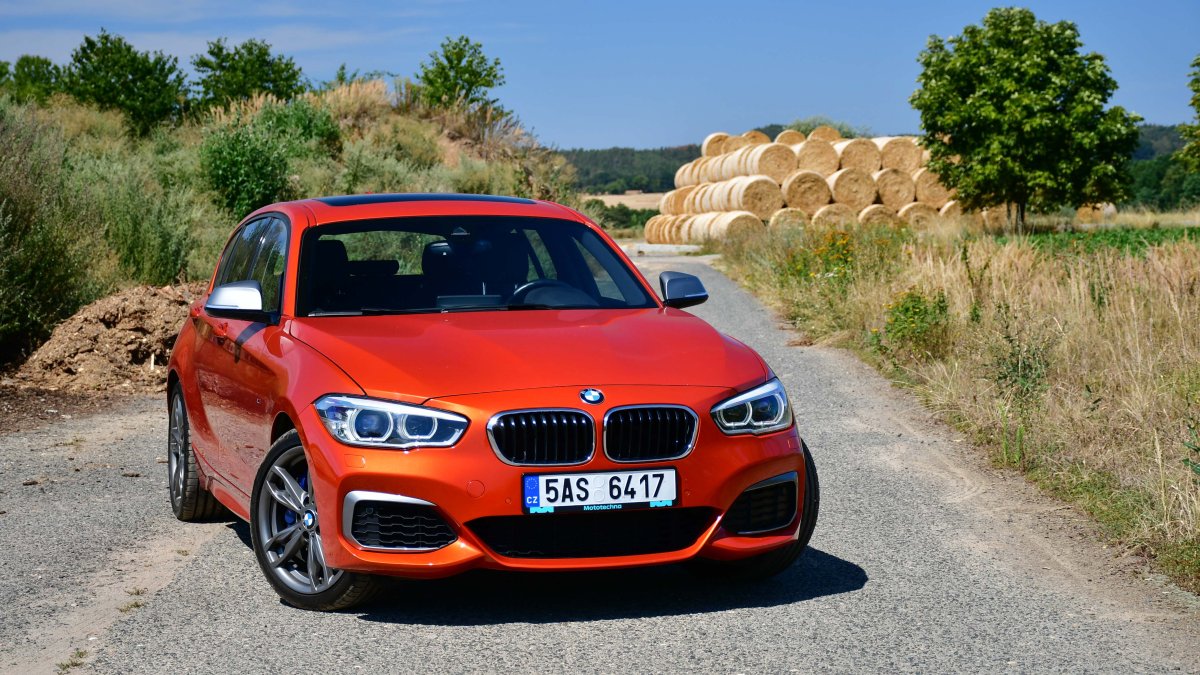 BMW M140i