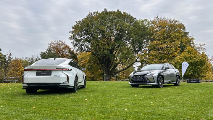 Lexus ES